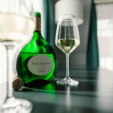 Готель Weingut Pastoriushaus - Artur Steinmann Зоммергаузен Екстер'єр фото